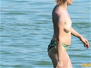 thick titties amateur Beach cougars - spycam Beach vid